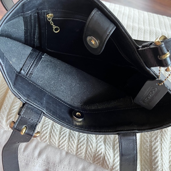 Coach Vintage All Black Leather Double Strap Shoulder Bag. - Picture 8 of 8